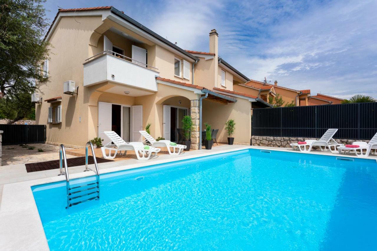 Pianka Krk Town